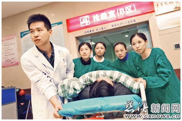 什么是青年医生 10929821_969729.jpg